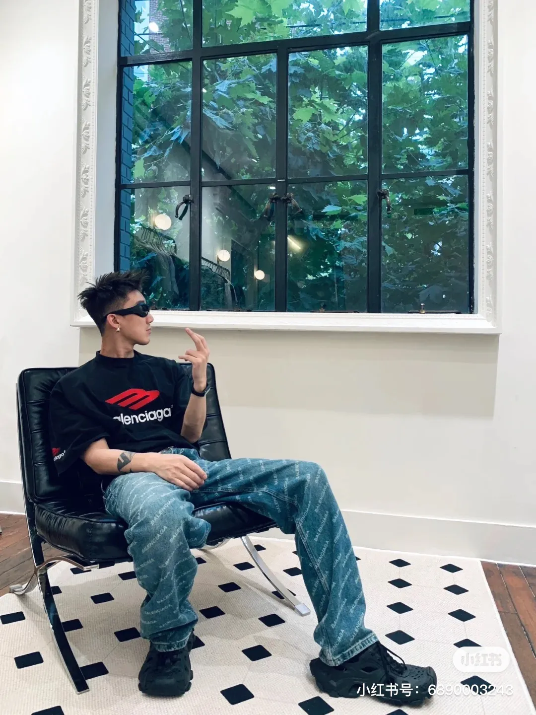 # Balenciaga/ #3B T Same Style